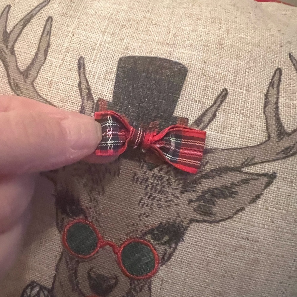 Edie at home reindeer boyfriend and girlfriend pillow set of 2 - Picture 5 of 9